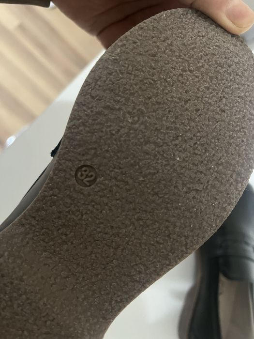 Продам туфли новые для мальчика