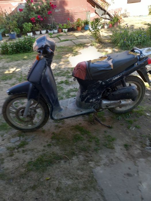 Dau 4 scutere spre vanzare