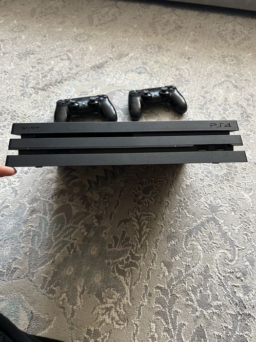 Продается Ps 4 Pro цена договорная
