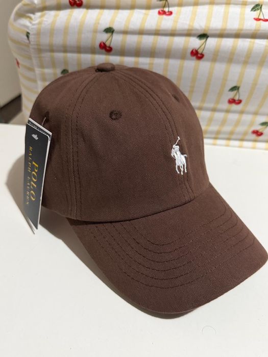 Șapca polo maro !noua!