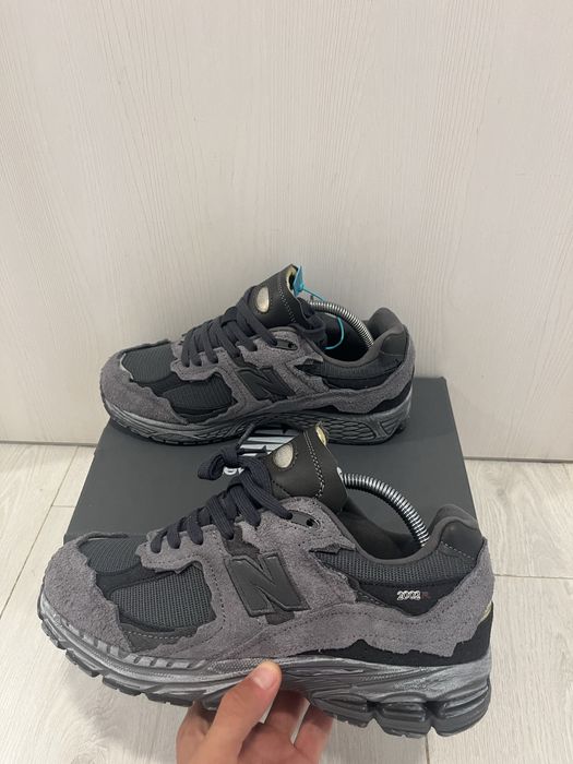 new balance 2002R