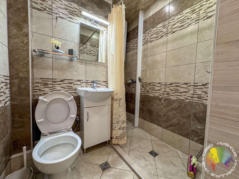 Дава се под наем Двустаен апартамент в Бургас, Лазур - 75 кв.м за 663 € - Снимка #12