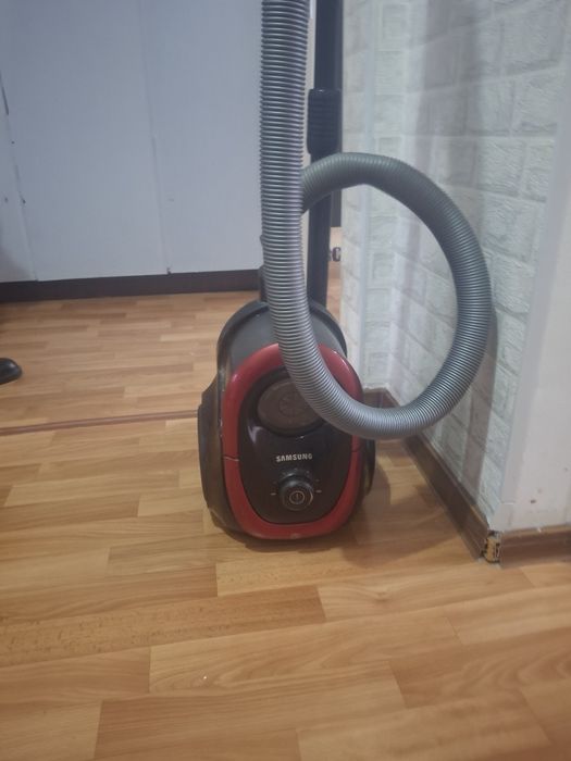 Пылесос марки " LG "