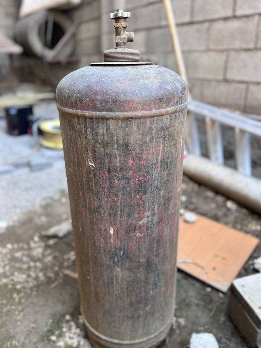 Газовый балон большой