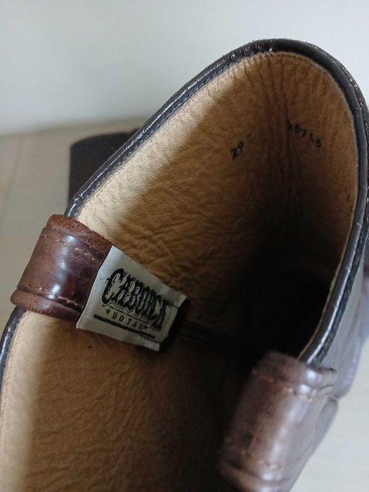 Продавам кожени ботуши