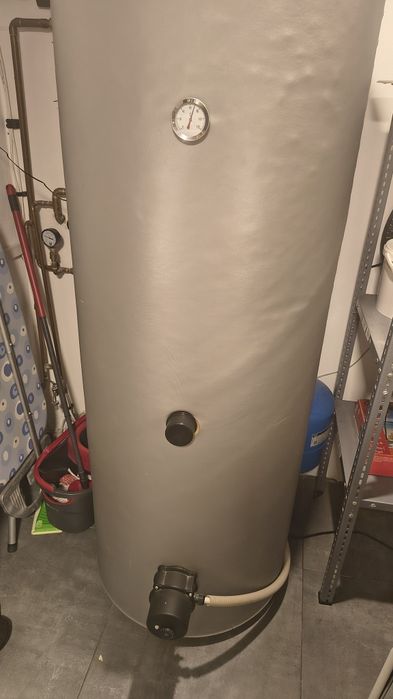 Boiler bivalent / puffer 300l, 2 serpentine, clasa A, izolatie 75 mm HVI Premium + rezistenta trifazica 6kW
