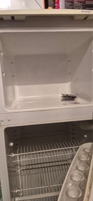 Холодильник с морозильником