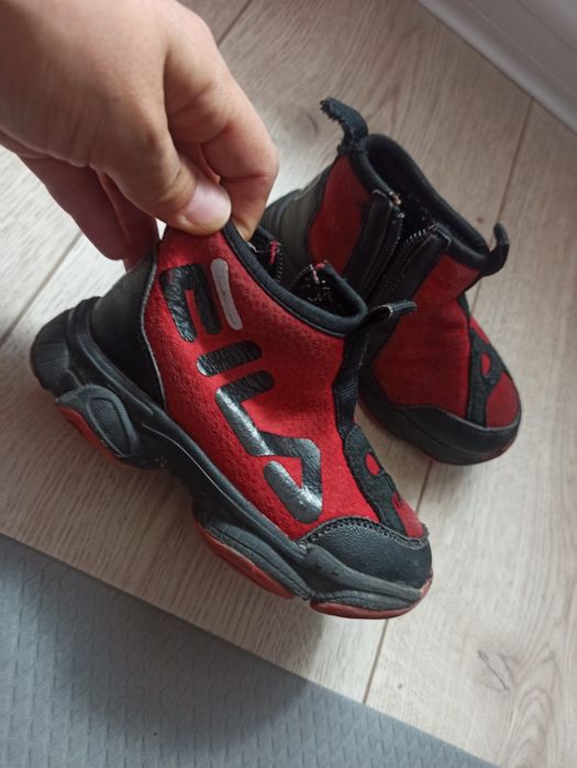 Зимние ботинки, осенние кроссовки