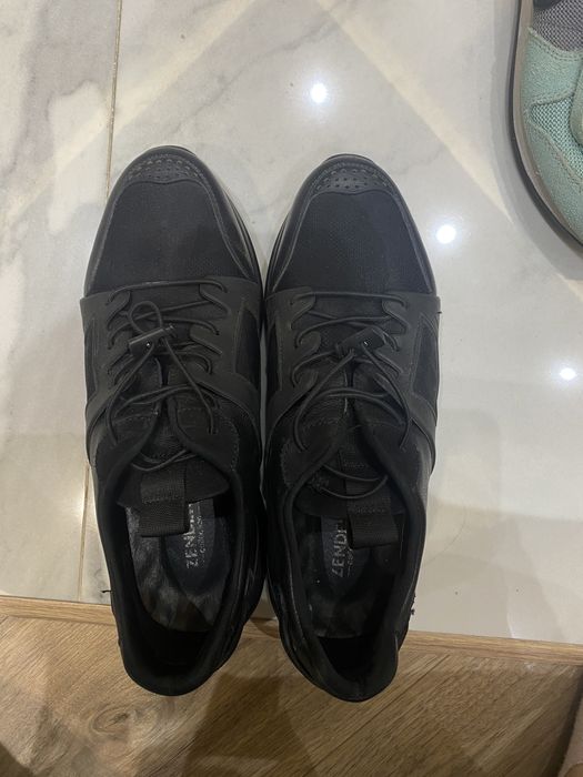 Продам кроссовки