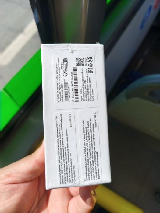 Продам наушники безпроводные айрподс