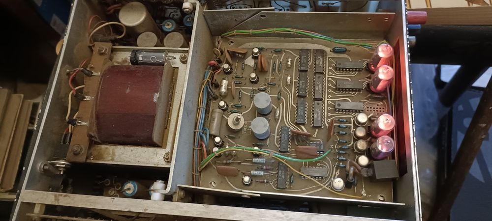 Multimetru digital romanesc