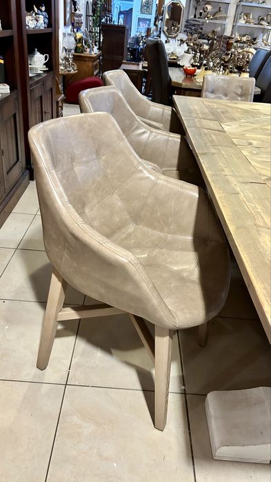 Луксозен трапезен комплект – 250×100 см + 8 кожени стола