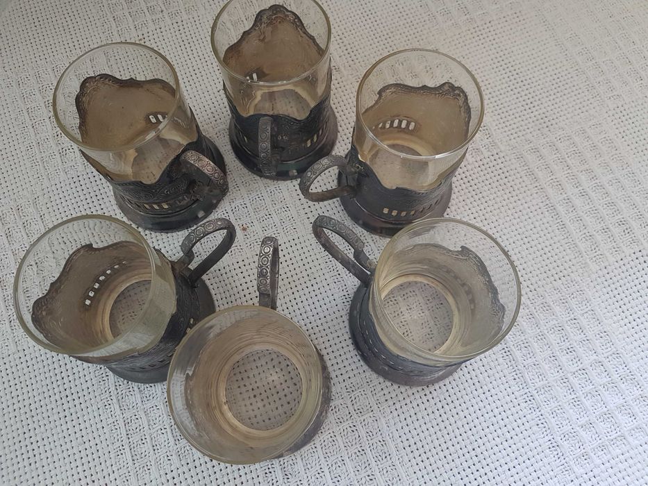 Руски чаши за чай с подстакани