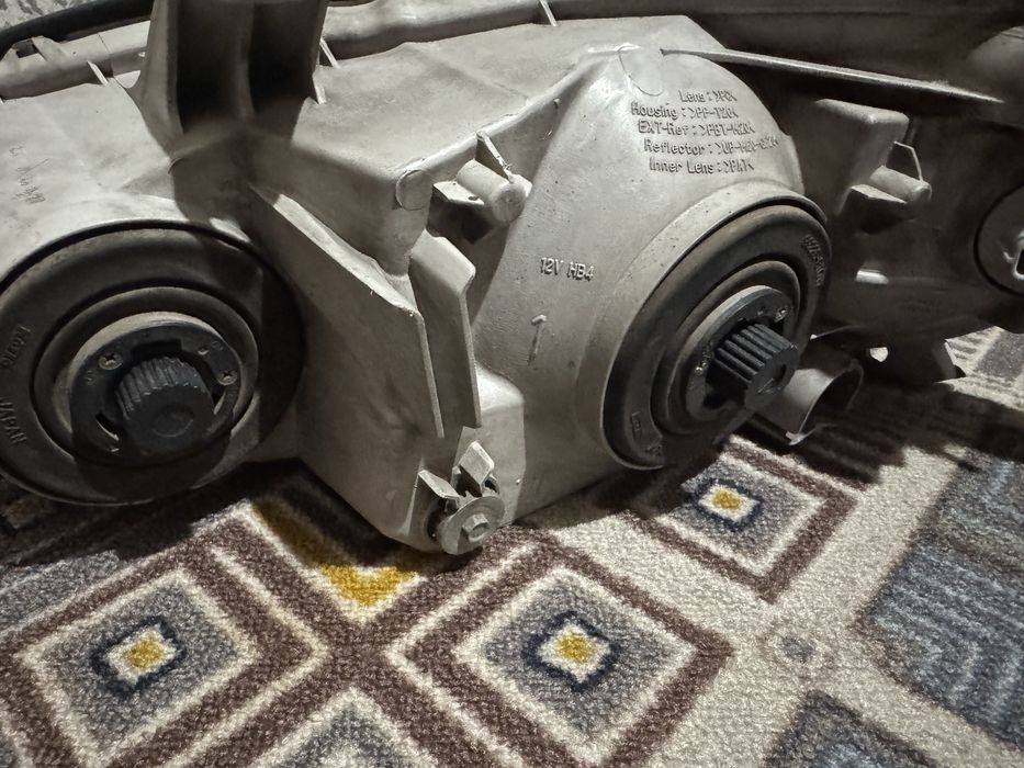 Фары тойота 30 оригинал б/у