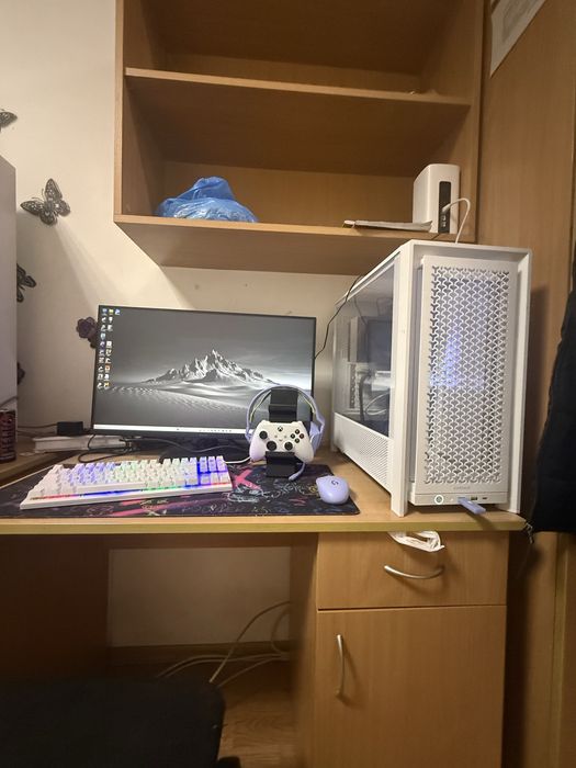 GAMING PC SET – RX 9060 XT 16GB + 27” QHD 180Hz + Периферия