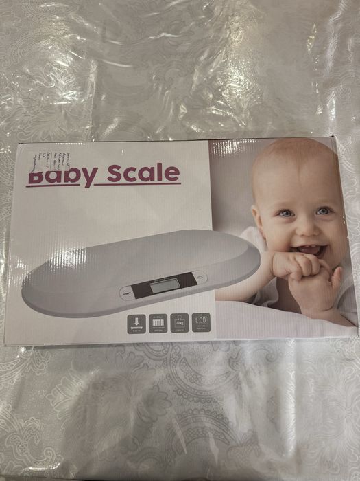 Весы для малыша почти новые.