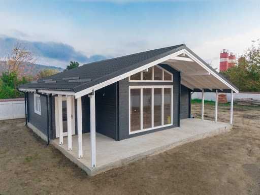 Case moderne pe structura metalica, cabane tip A la cheie