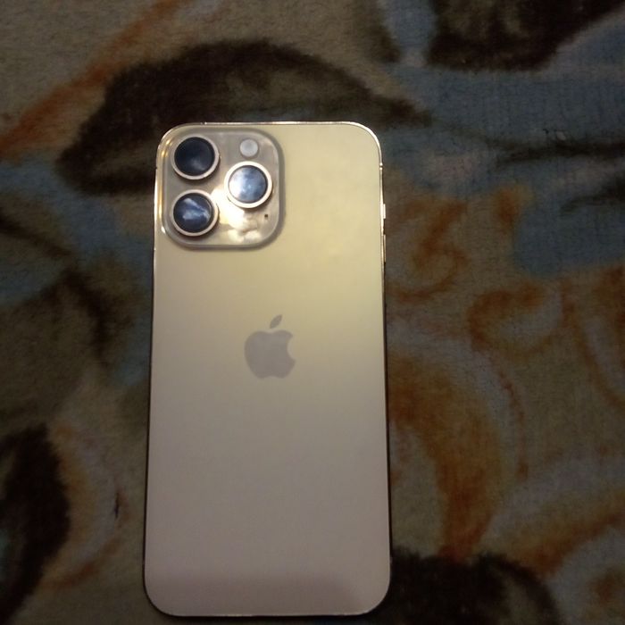 Продам айфон 14 про макс