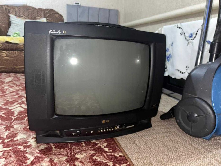 Отдам даром телевизоры