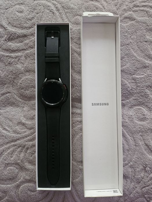 Смартфон и смарт часы от самсунг галакси