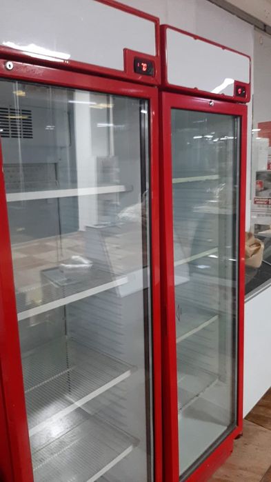 Продам витринный холодильники