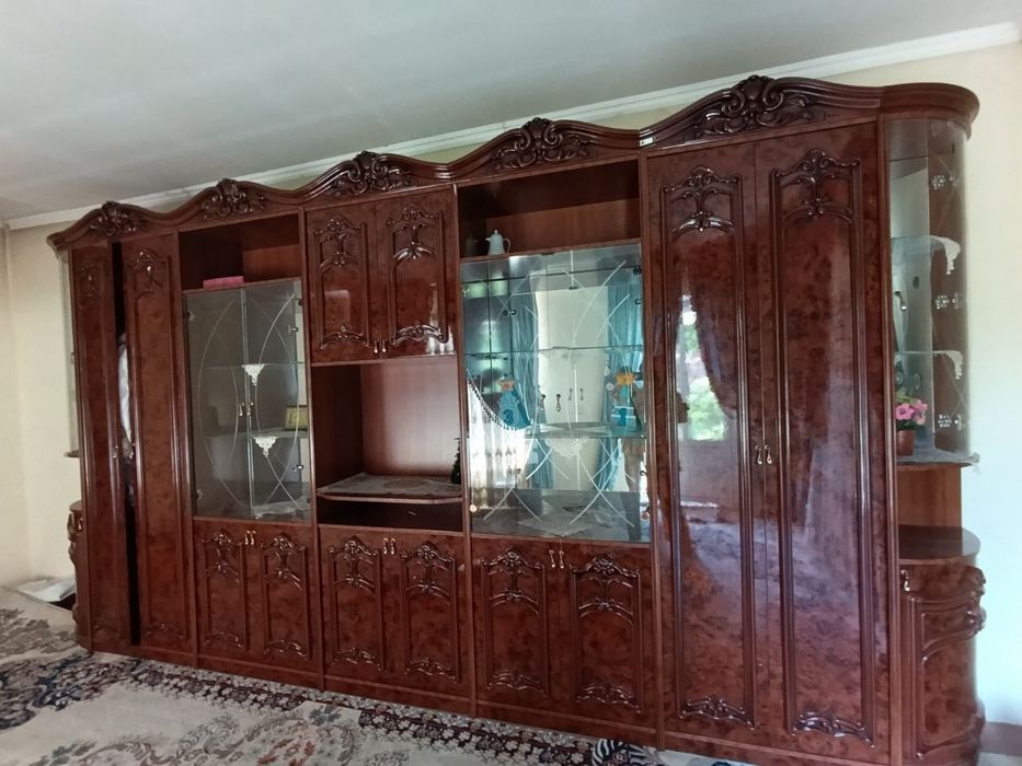 Sotiladi: Stenka (mebel devori)