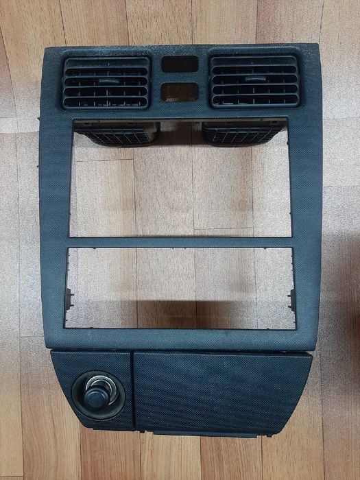 Продам Консоль центральная Toyota Caldina ST215