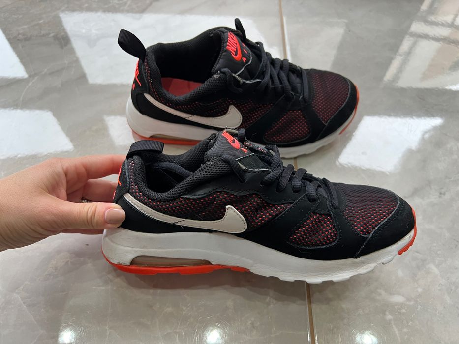 Дамски маратонки Nike