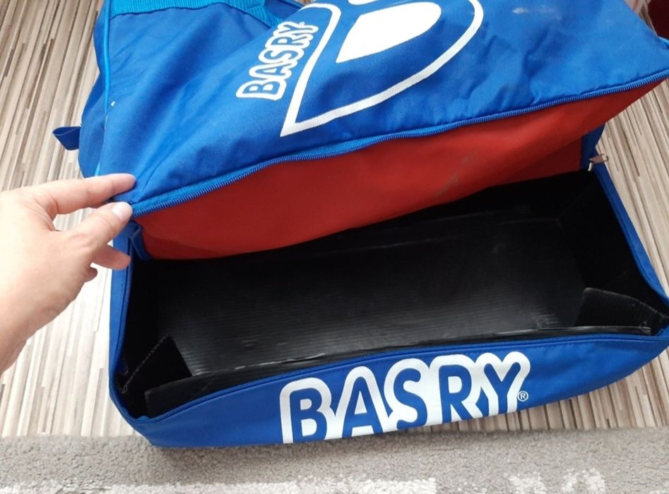 Geantă voiaj cu fund dublu.