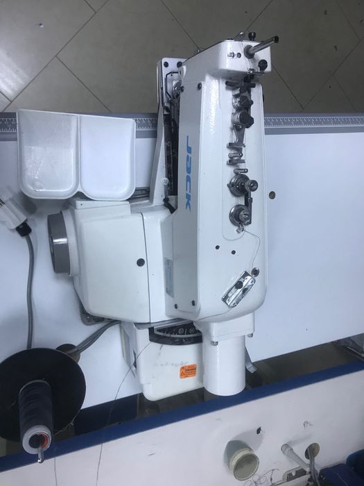 Mașină de cusut nasturi combinată Jack JK-T1377E-B Direct Drive