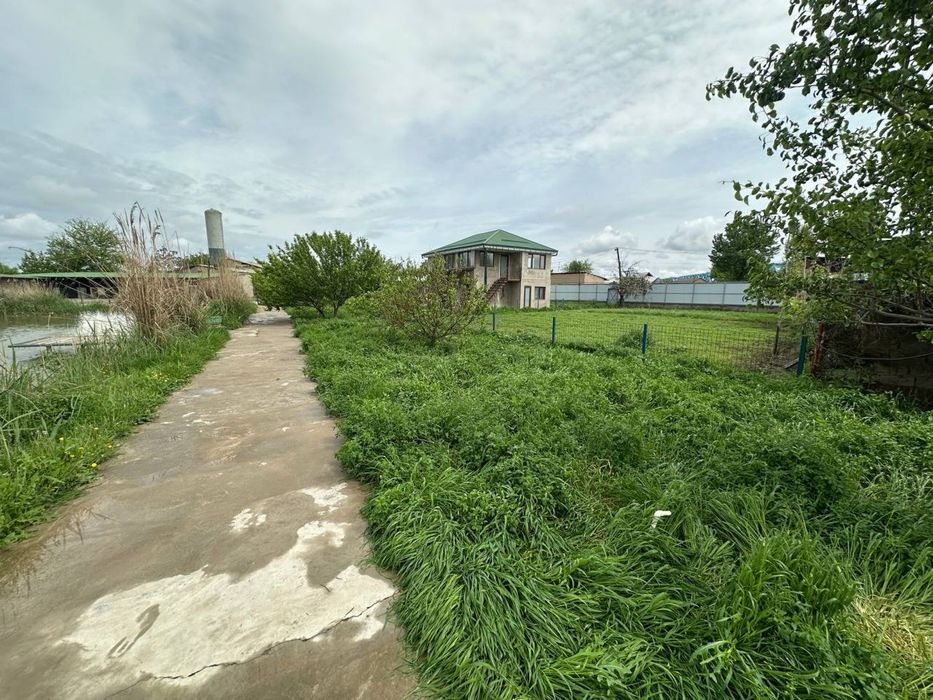 Продается загородный дом со всеми удобствами площадью 1га