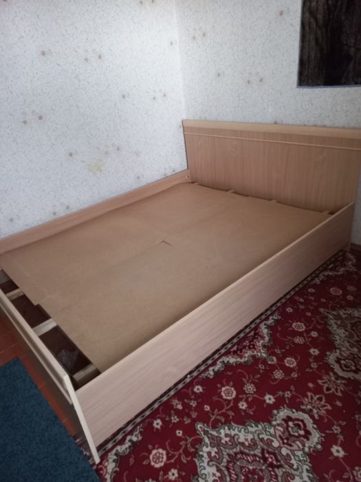 спальная кровать