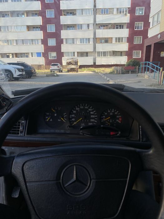 Мерседес 124 2/2