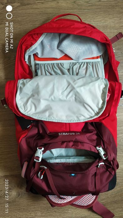 Osprey Stratos 34 Poinsettia Red