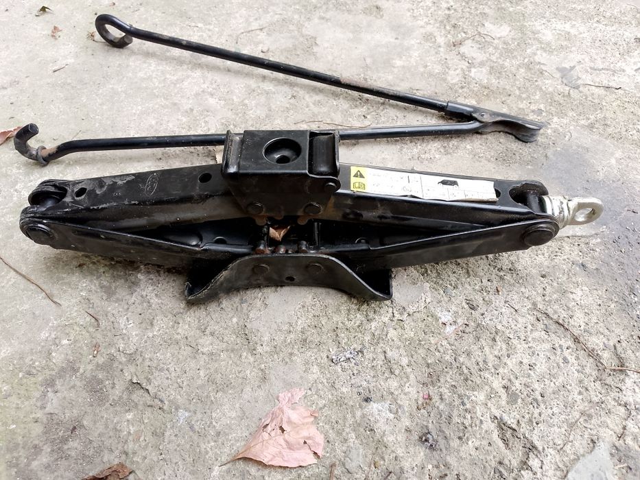 Домкрат , микроавтобус