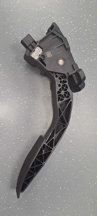 Педал за газта(НОВ) + Бобини за Opel Insignia B