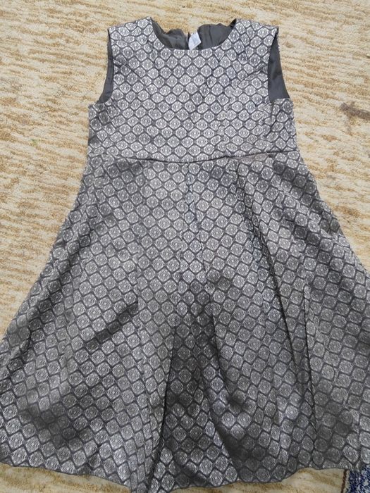 Продам нарядные платья