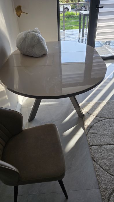 Продам стол и стулья