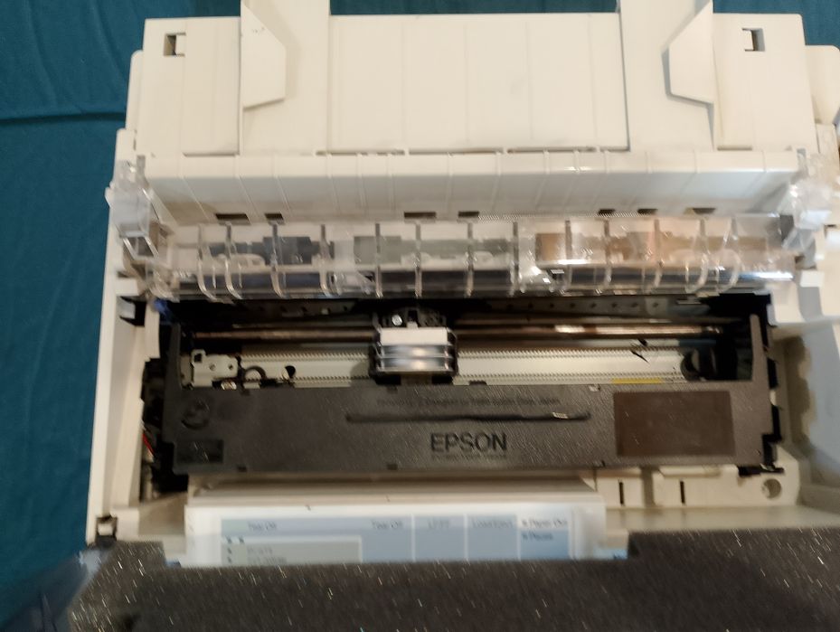 Imprimantă matricială Epson LX-300+II - USB, Tractor și Sheet Feeder