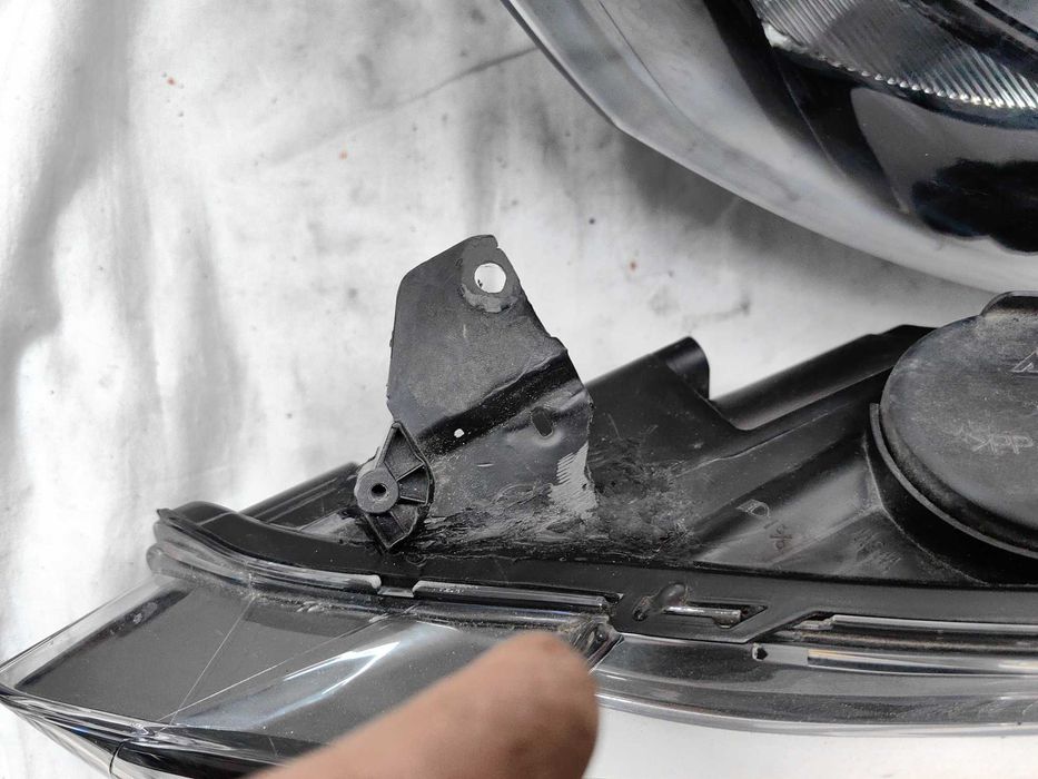 Оригинални  фарове  Рено Клио  Renault Clio