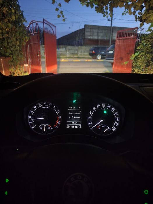 SKODA Octavia 2011 — imagine 5