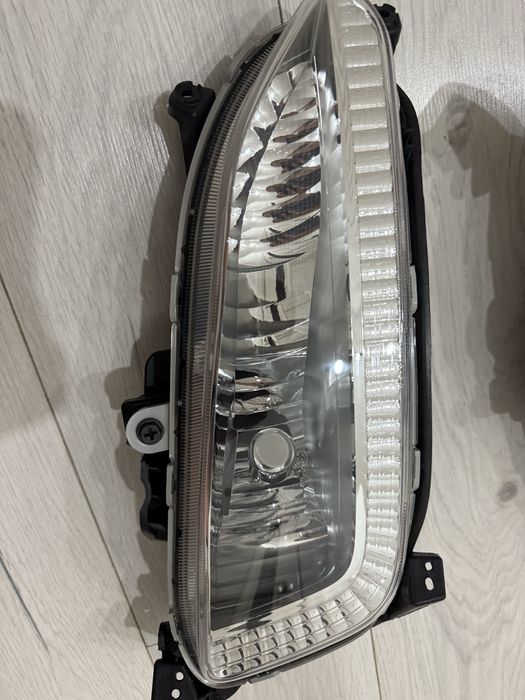 Продам противотуманки на Santa fe