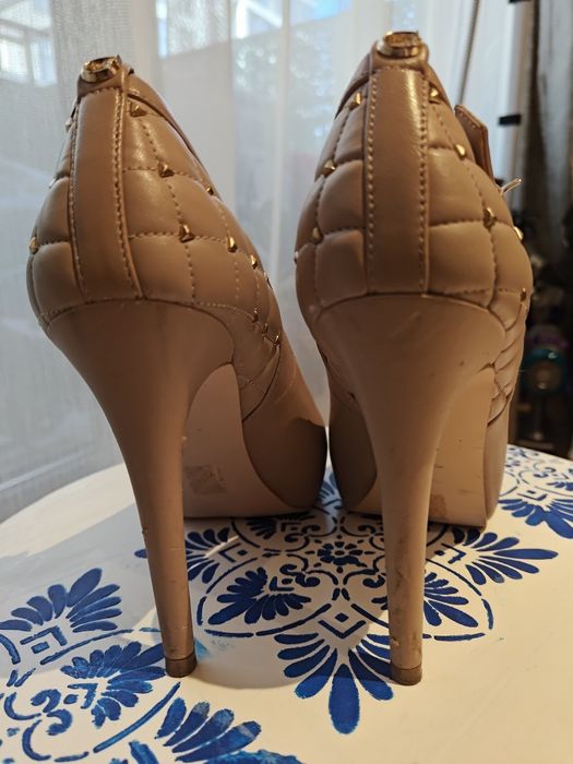 Pantofi GUESS din piele
