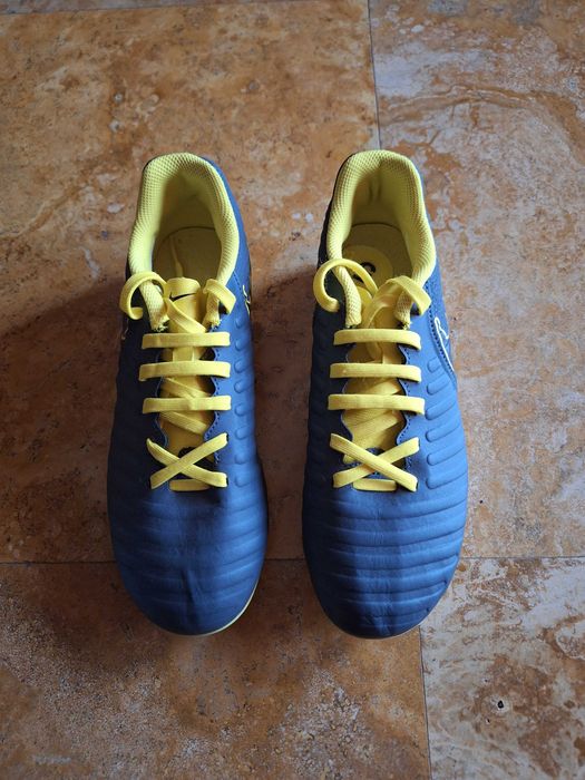 Vând ghete fotbal Nike 37