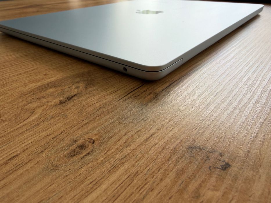 MacBook Air 15" M4 Chip 10-CPU, 10-GPU, 24GB RAM, 512GB SSD