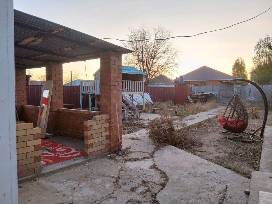 Продам два дома в одном дворе