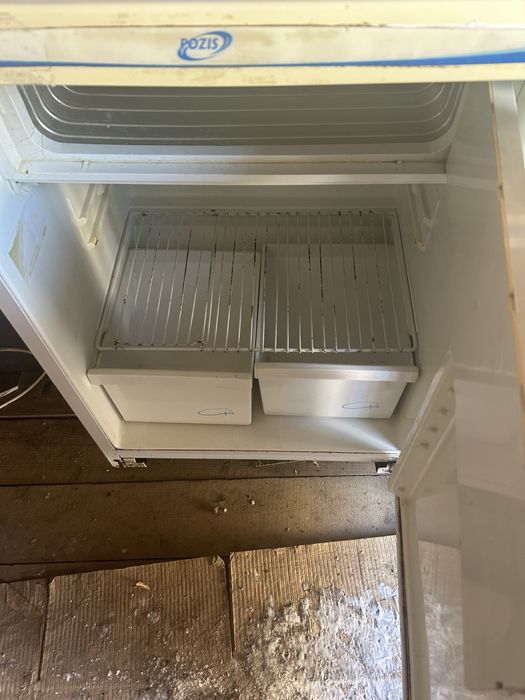Продам б у холодильникPolis