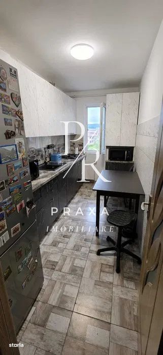 Apartament 2 camere 55 mp utili,  decomandat,  garaj, zona Poligonului