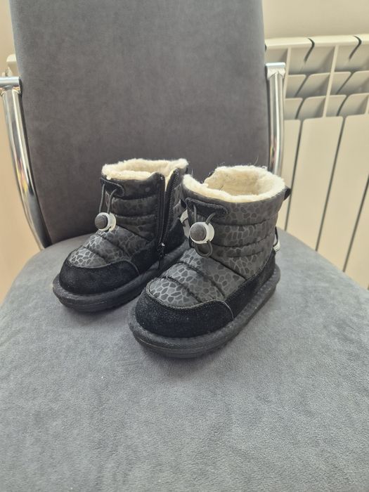 Продам зимние детские ботинки