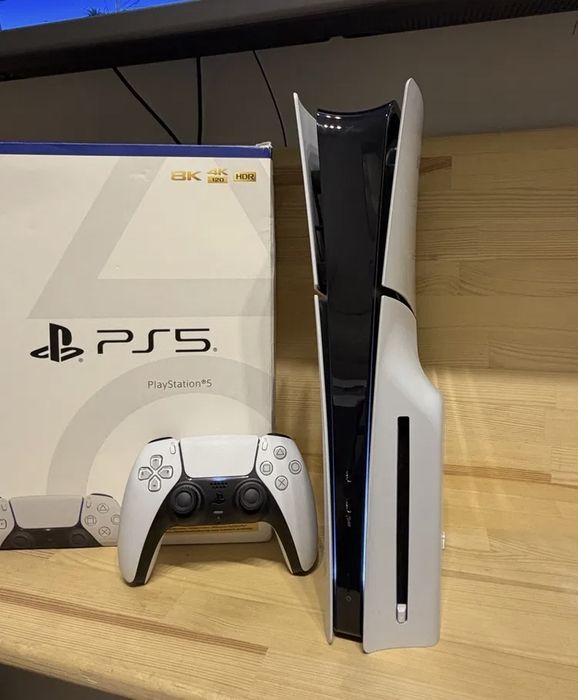 Продам Play Station 5 Slim